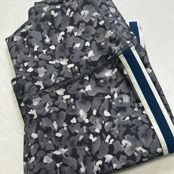 📌5/$25 Aerie Grey Navy Blue Side Stripe Womens Leggings Size Small - Picture 1 of 9